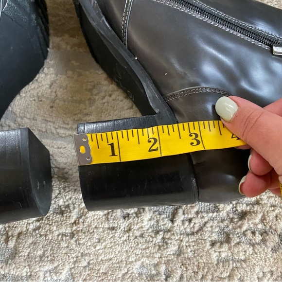 Aquatalia Gray Leather Heeled Ankle Boots Booties Moto Buckle: 12 - Picture 8 of 10